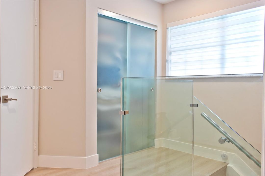 En Venta: $710,000 (3 camas, 3 baños, 2014 Pies cuadrados)