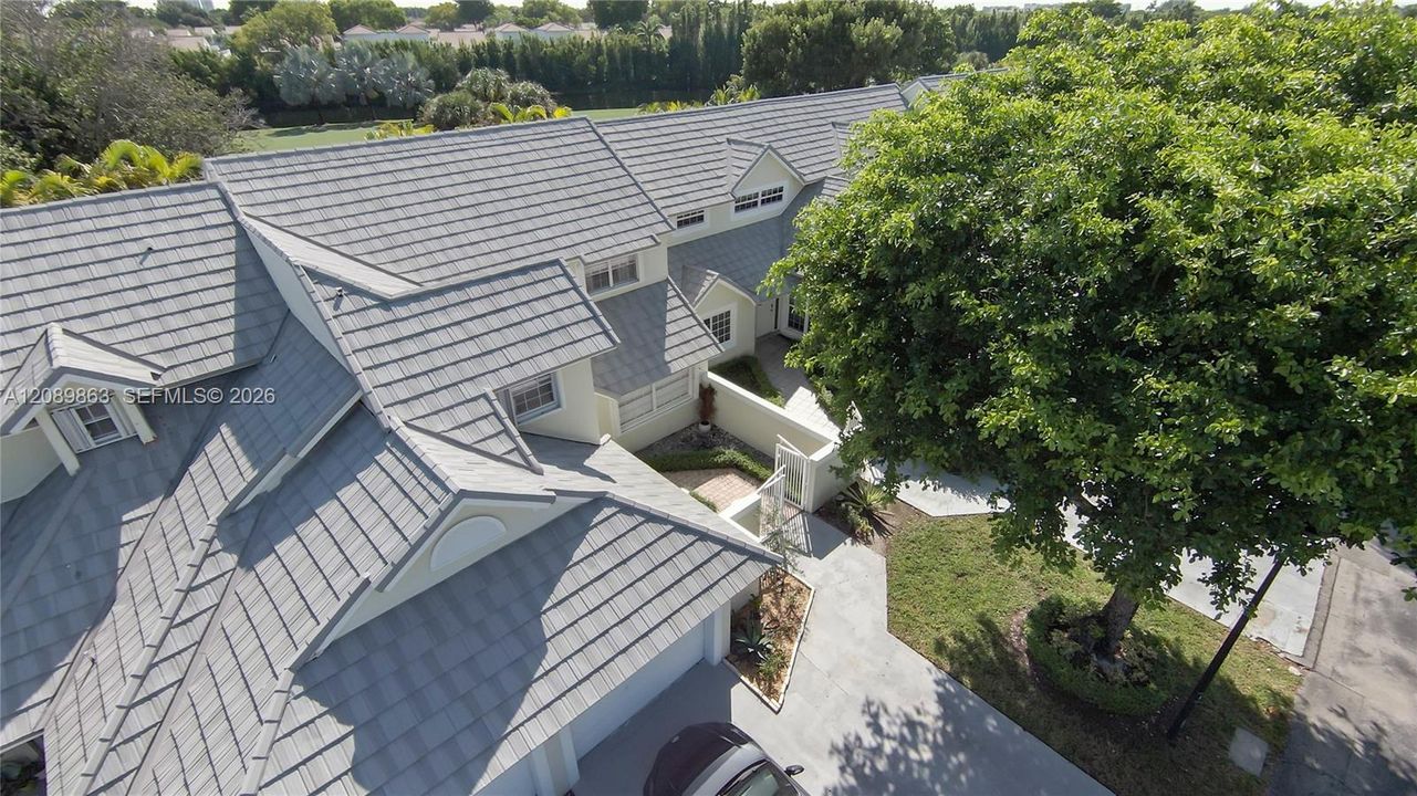 En Venta: $710,000 (3 camas, 3 baños, 2014 Pies cuadrados)