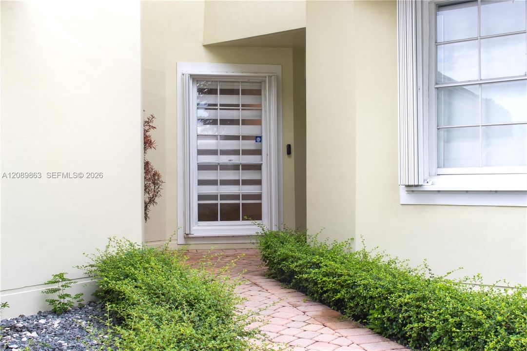En Venta: $710,000 (3 camas, 3 baños, 2014 Pies cuadrados)