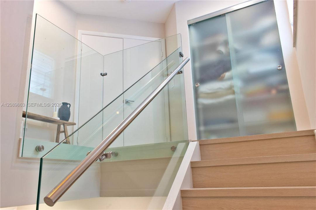 En Venta: $710,000 (3 camas, 3 baños, 2014 Pies cuadrados)