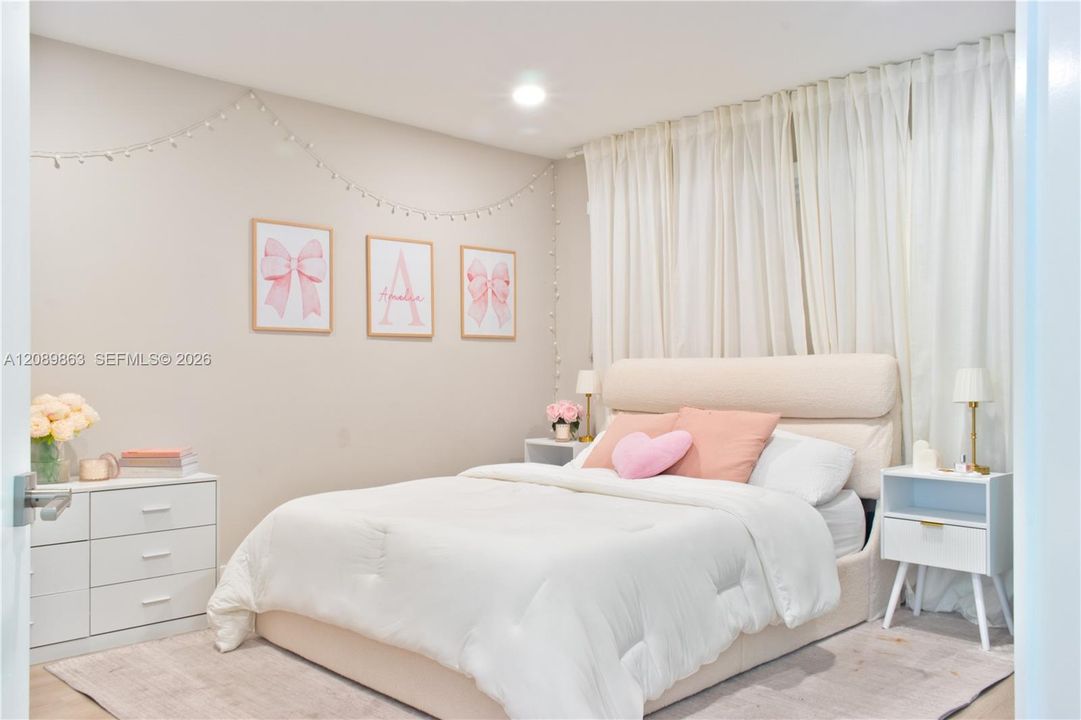 En Venta: $710,000 (3 camas, 3 baños, 2014 Pies cuadrados)