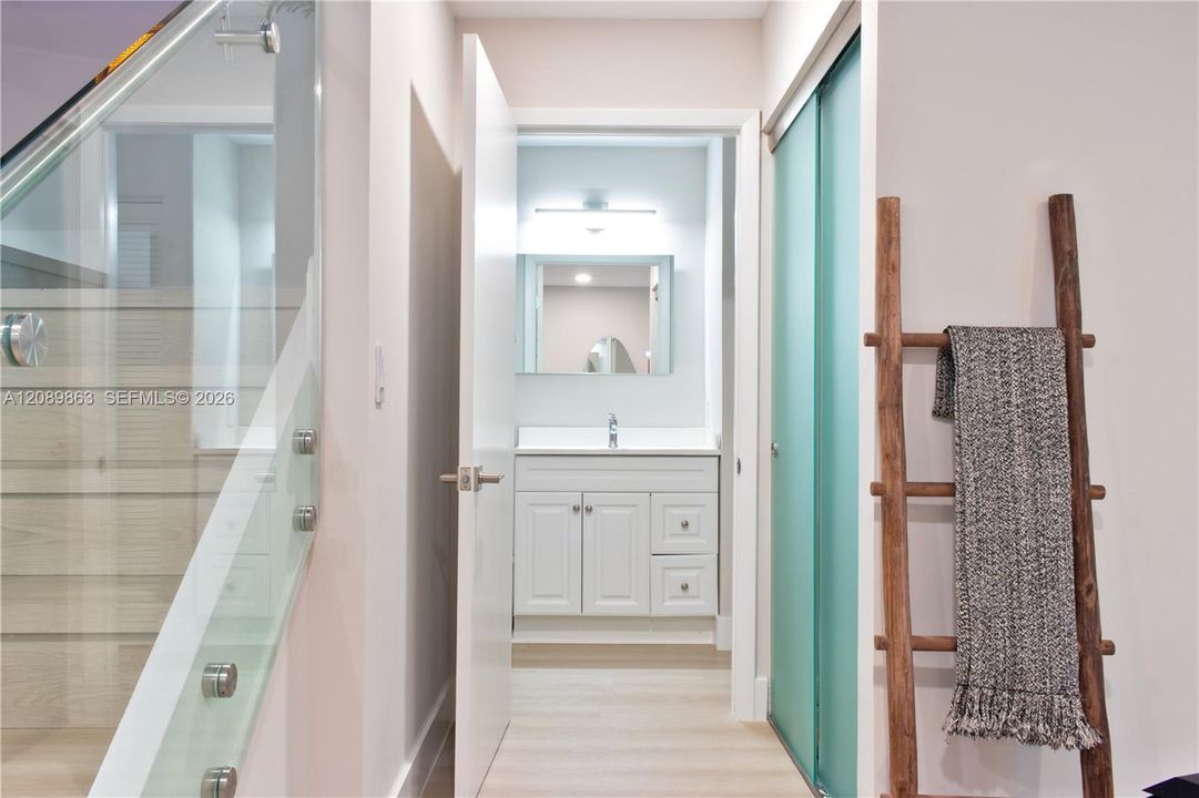 En Venta: $710,000 (3 camas, 3 baños, 2014 Pies cuadrados)