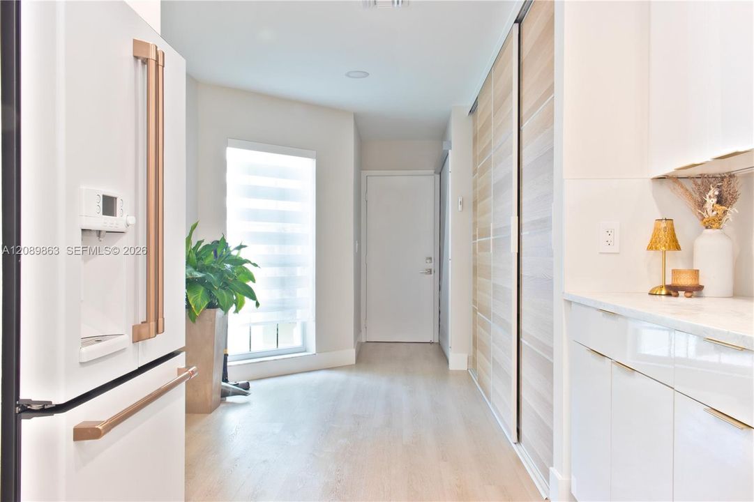 En Venta: $710,000 (3 camas, 3 baños, 2014 Pies cuadrados)