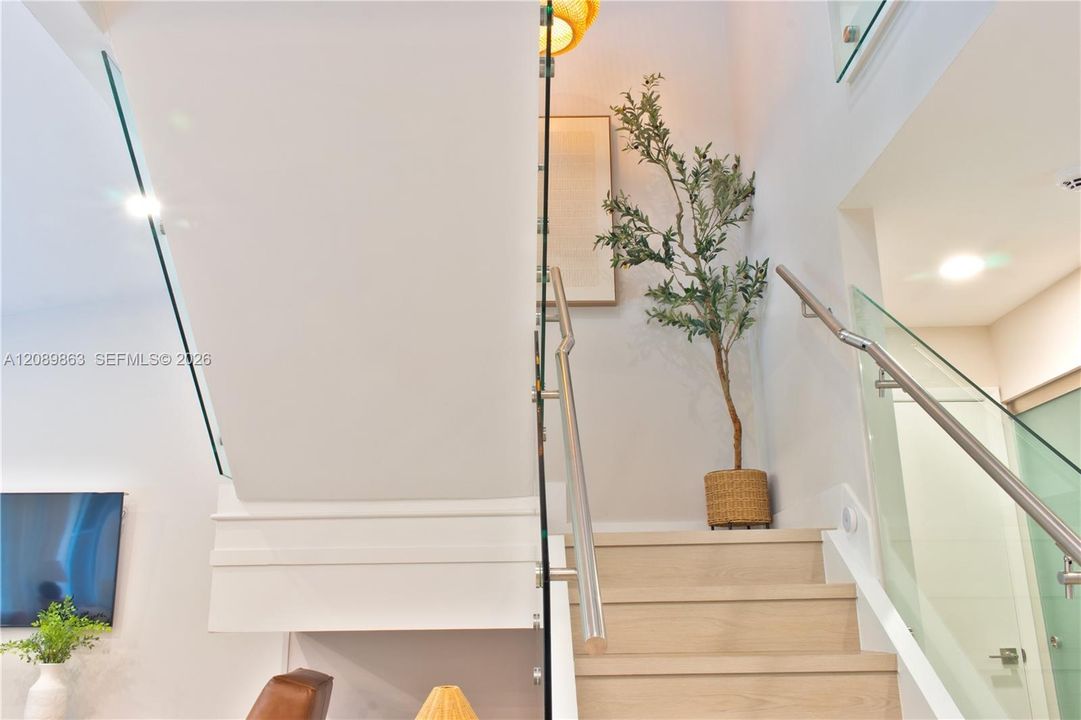 En Venta: $710,000 (3 camas, 3 baños, 2014 Pies cuadrados)