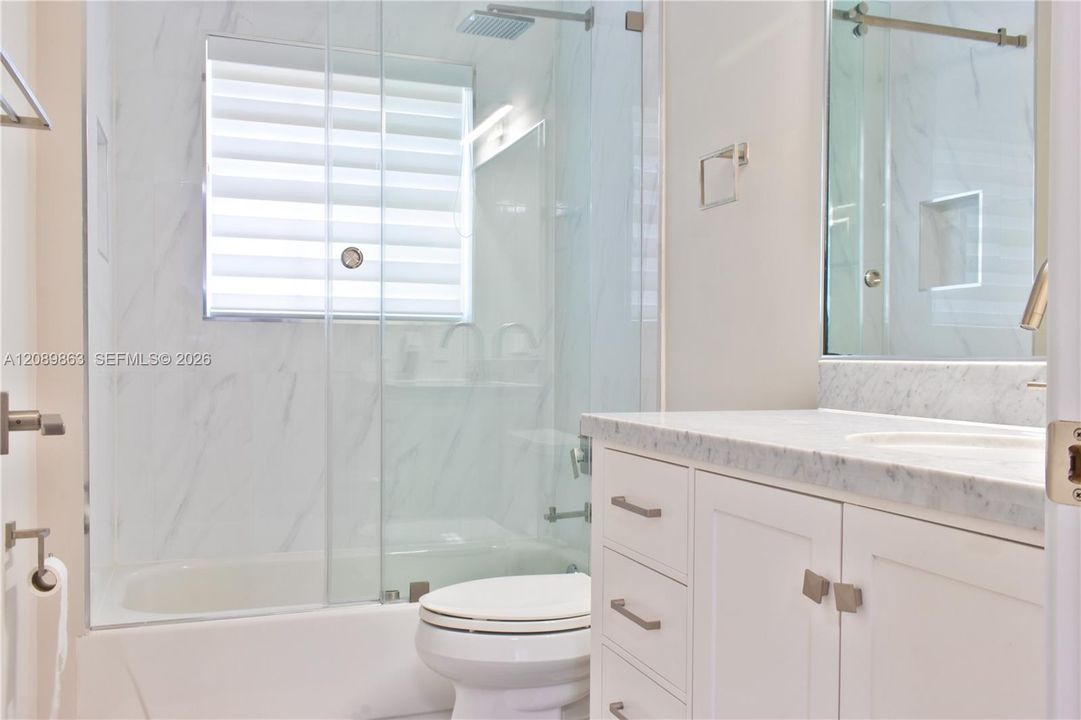 En Venta: $710,000 (3 camas, 3 baños, 2014 Pies cuadrados)