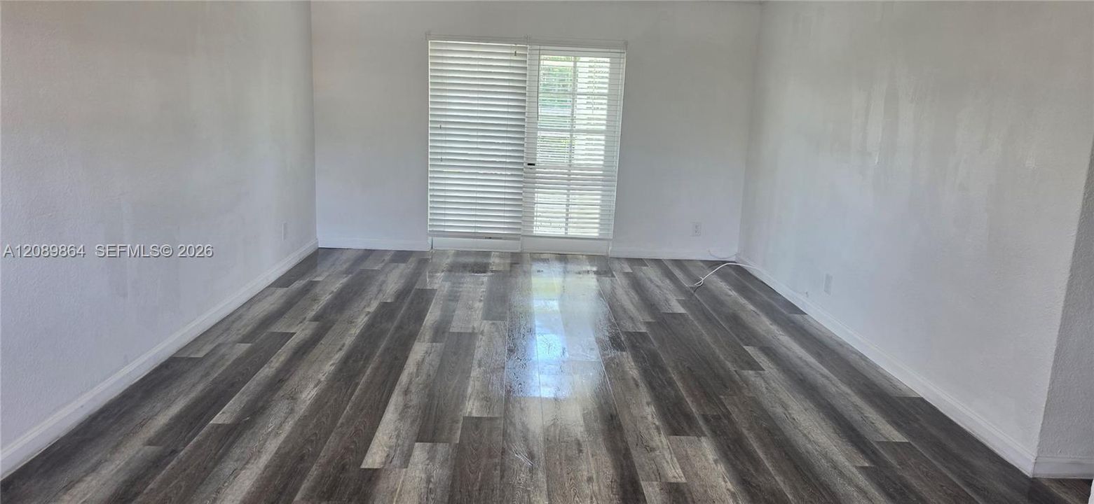В аренду: $2,300 (2 спален, 2 ванн, 1098 Квадратных фут)