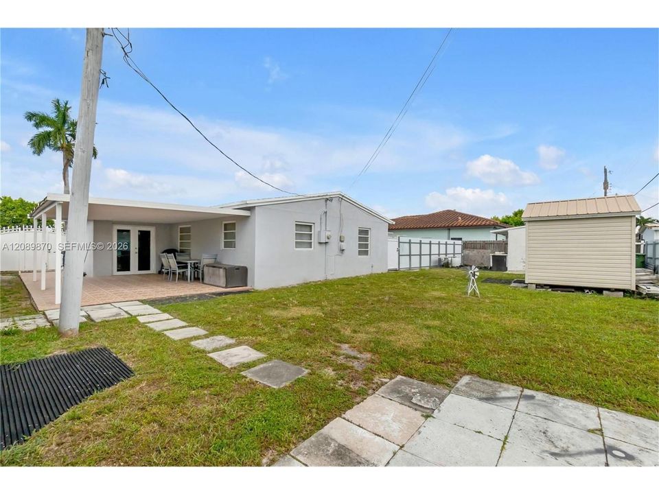 En Renta: $4,775 (3 camas, 2 baños, 1676 Pies cuadrados)