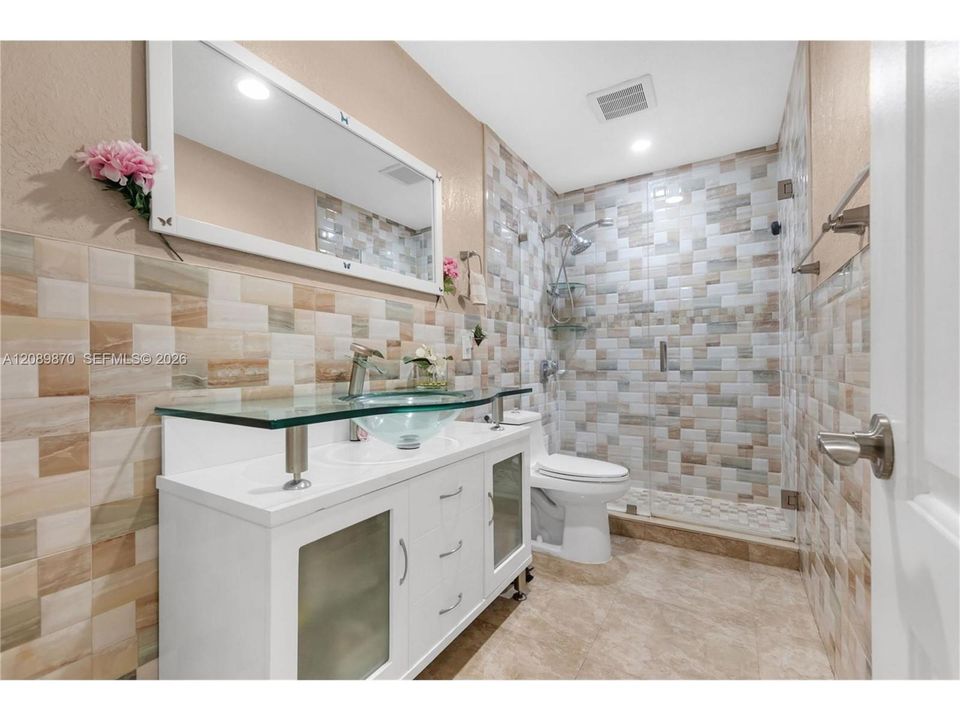 En Renta: $4,775 (3 camas, 2 baños, 1676 Pies cuadrados)