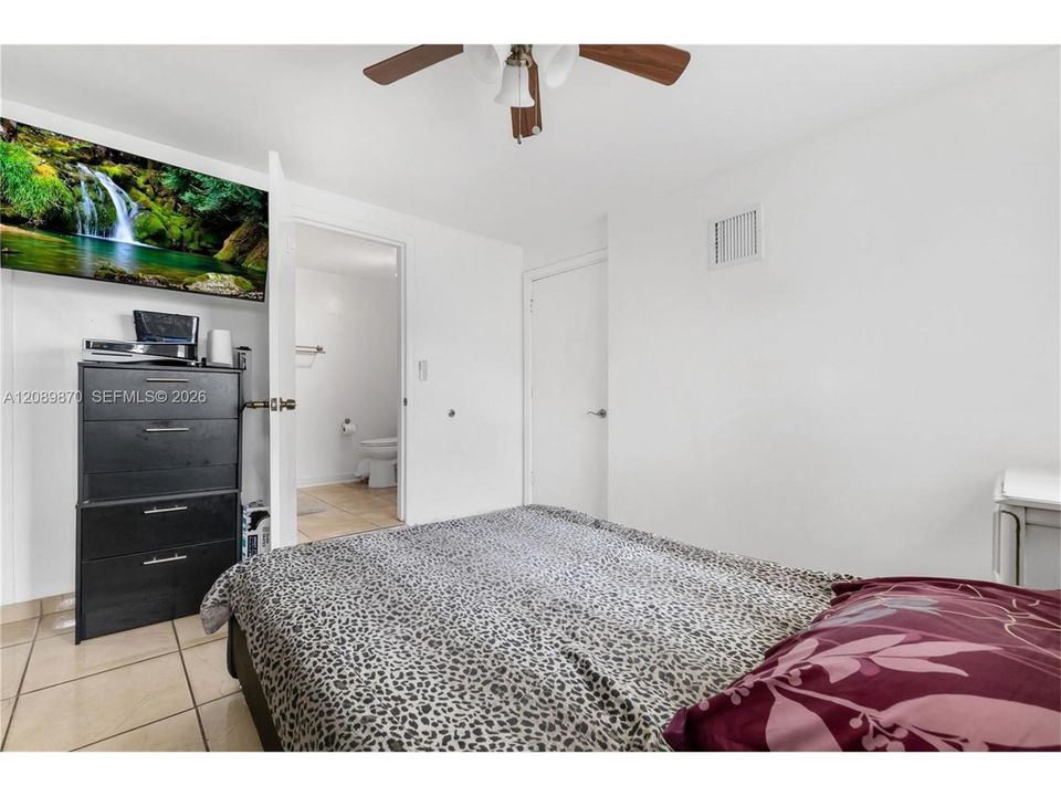 En Renta: $4,775 (3 camas, 2 baños, 1676 Pies cuadrados)