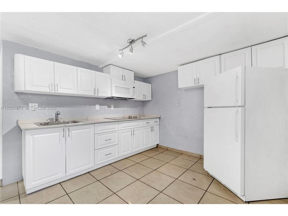 En Renta: $4,775 (3 camas, 2 baños, 1676 Pies cuadrados)