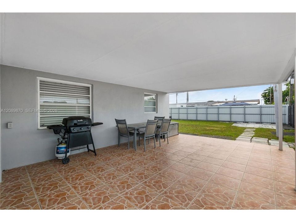 En Renta: $4,775 (3 camas, 2 baños, 1676 Pies cuadrados)