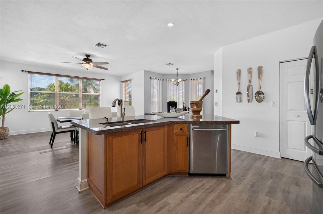 For Sale: $950,000 (5 beds, 3 baths, 3033 Square Feet)