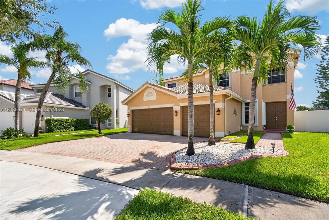 For Sale: $950,000 (5 beds, 3 baths, 3033 Square Feet)