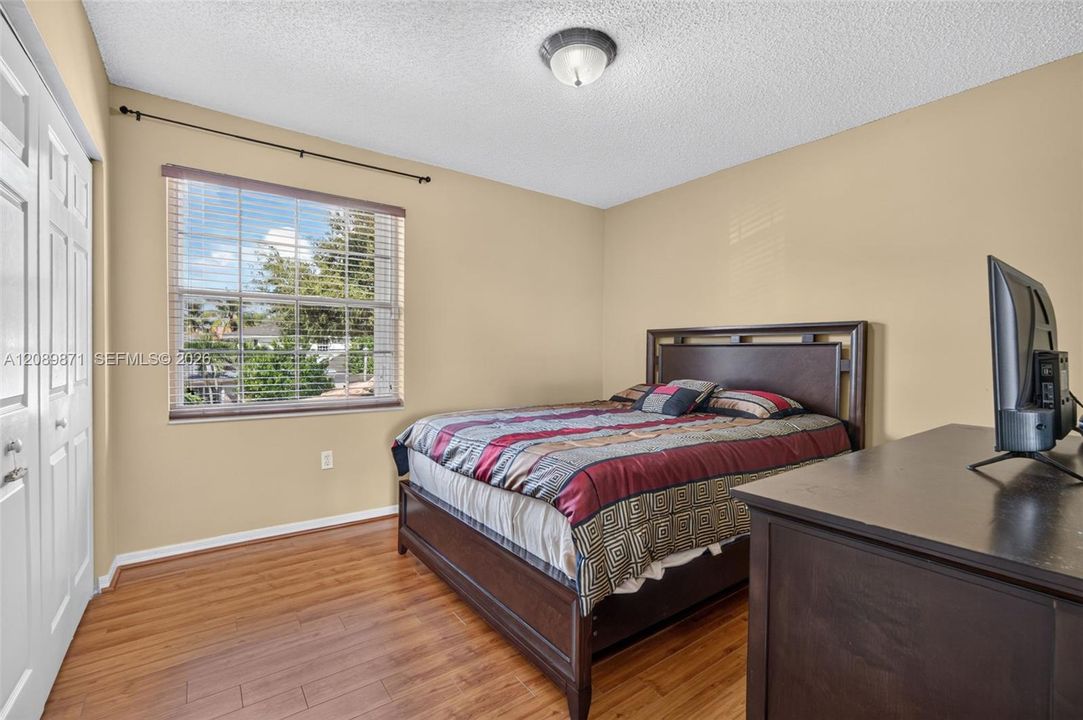 For Sale: $950,000 (5 beds, 3 baths, 3033 Square Feet)