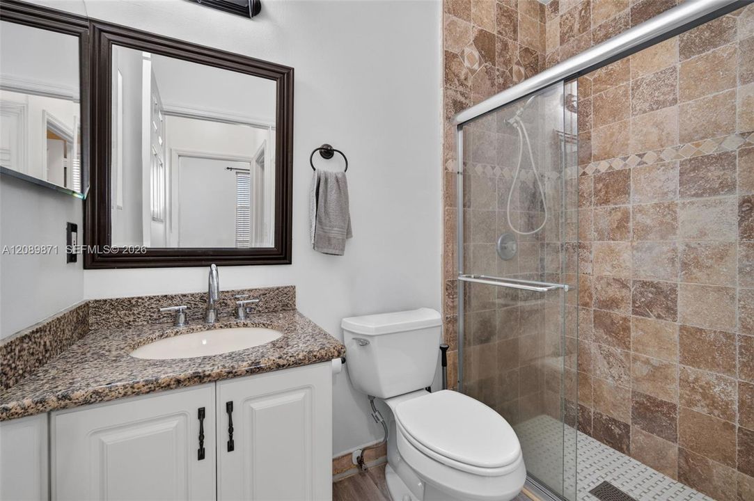 For Sale: $950,000 (5 beds, 3 baths, 3033 Square Feet)