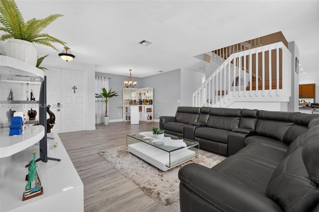 For Sale: $950,000 (5 beds, 3 baths, 3033 Square Feet)