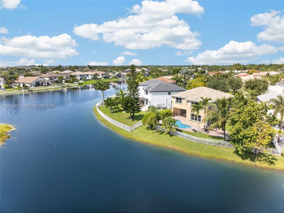 For Sale: $950,000 (5 beds, 3 baths, 3033 Square Feet)