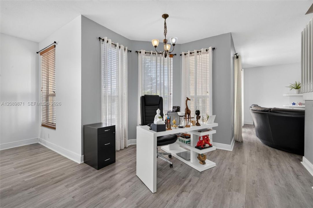 For Sale: $950,000 (5 beds, 3 baths, 3033 Square Feet)