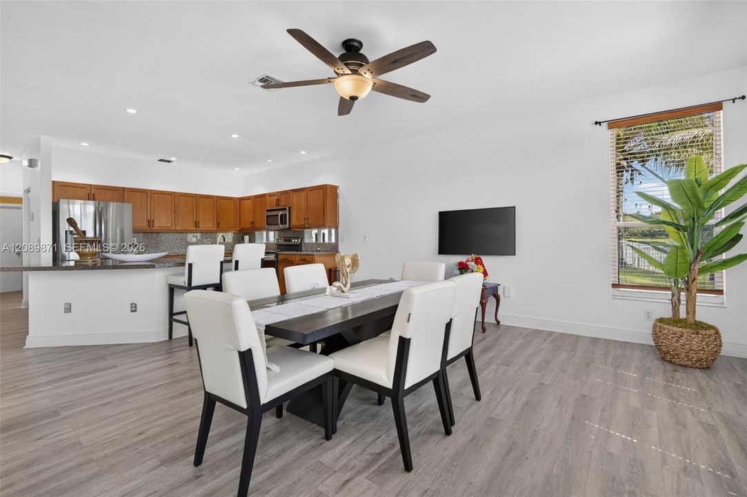 For Sale: $950,000 (5 beds, 3 baths, 3033 Square Feet)
