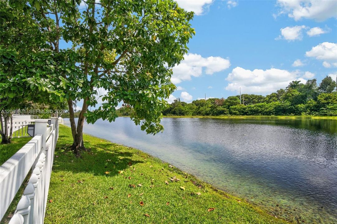 For Sale: $950,000 (5 beds, 3 baths, 3033 Square Feet)