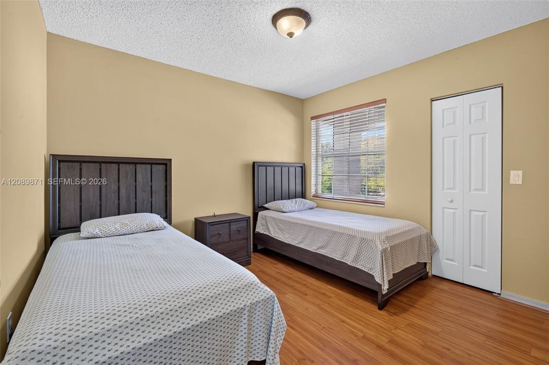 For Sale: $950,000 (5 beds, 3 baths, 3033 Square Feet)