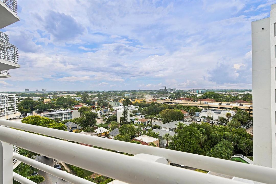 1551-N-FLAGLER-DR-1005-33401-028