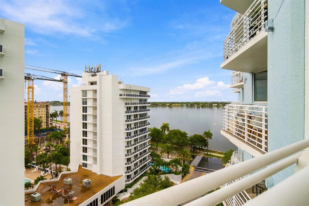 1551-N-FLAGLER-DR-1005-33401-027