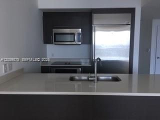 В аренду: $3,300 (1 спален, 1 ванн, 806 Квадратных фут)