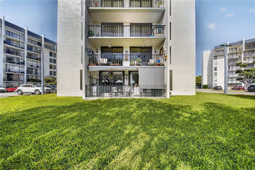For Sale: $349,500 (3 beds, 2 baths, 1478 Square Feet)