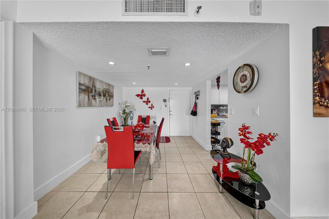 For Sale: $349,500 (3 beds, 2 baths, 1478 Square Feet)