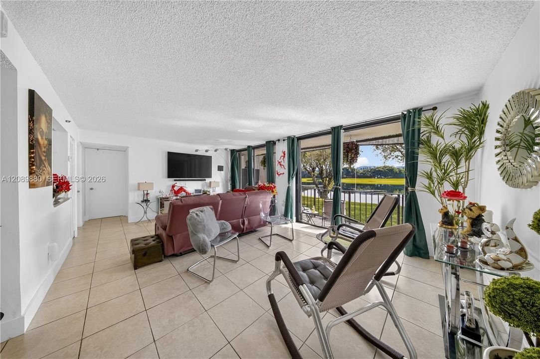 For Sale: $349,500 (3 beds, 2 baths, 1478 Square Feet)