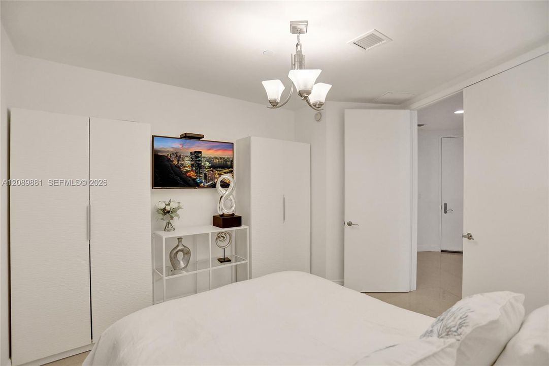 For Rent: $8,800 (3 beds, 3 baths, 1962 Square Feet)