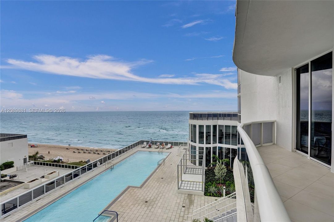 For Rent: $8,800 (3 beds, 3 baths, 1962 Square Feet)