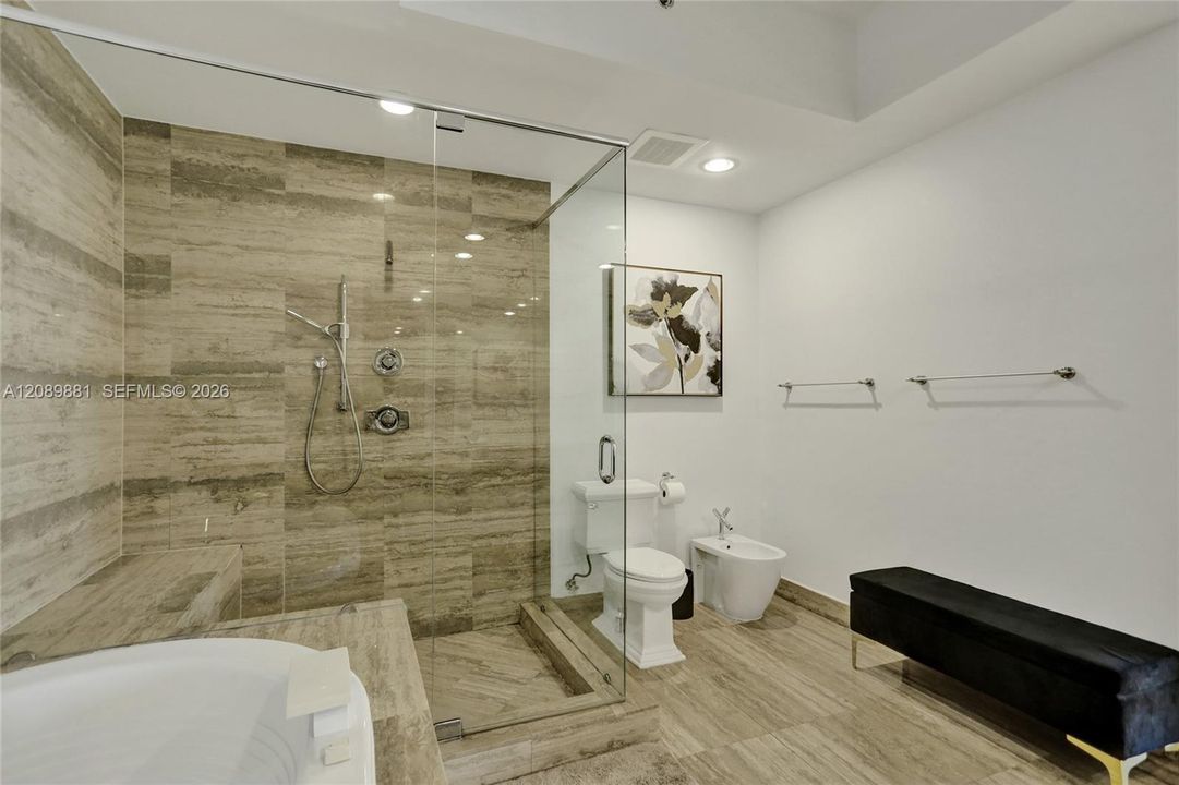 For Rent: $8,800 (3 beds, 3 baths, 1962 Square Feet)
