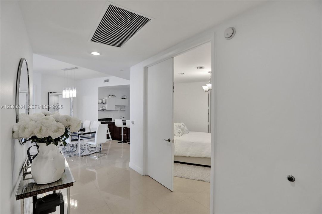 For Rent: $8,800 (3 beds, 3 baths, 1962 Square Feet)