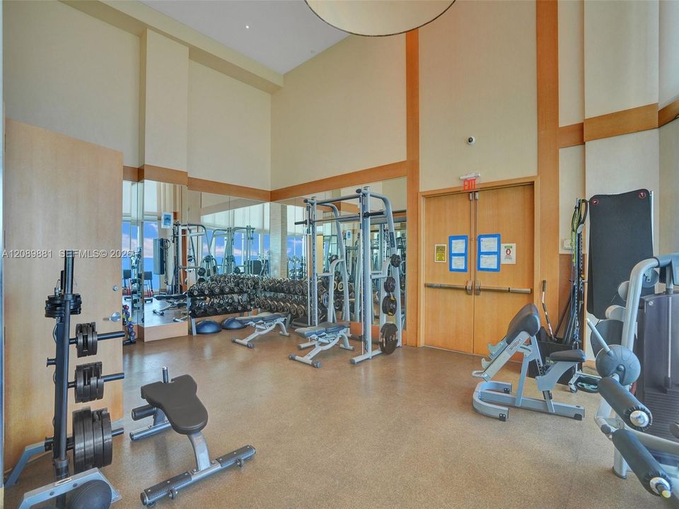 For Rent: $8,800 (3 beds, 3 baths, 1962 Square Feet)