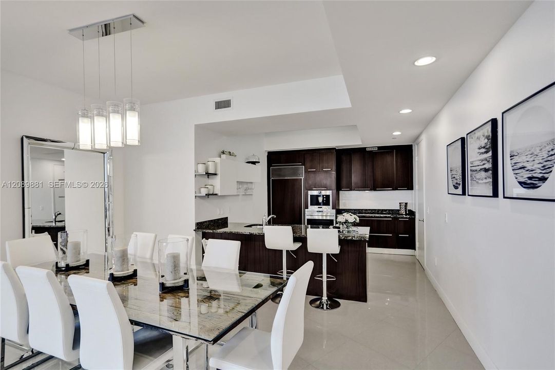 For Rent: $8,800 (3 beds, 3 baths, 1962 Square Feet)