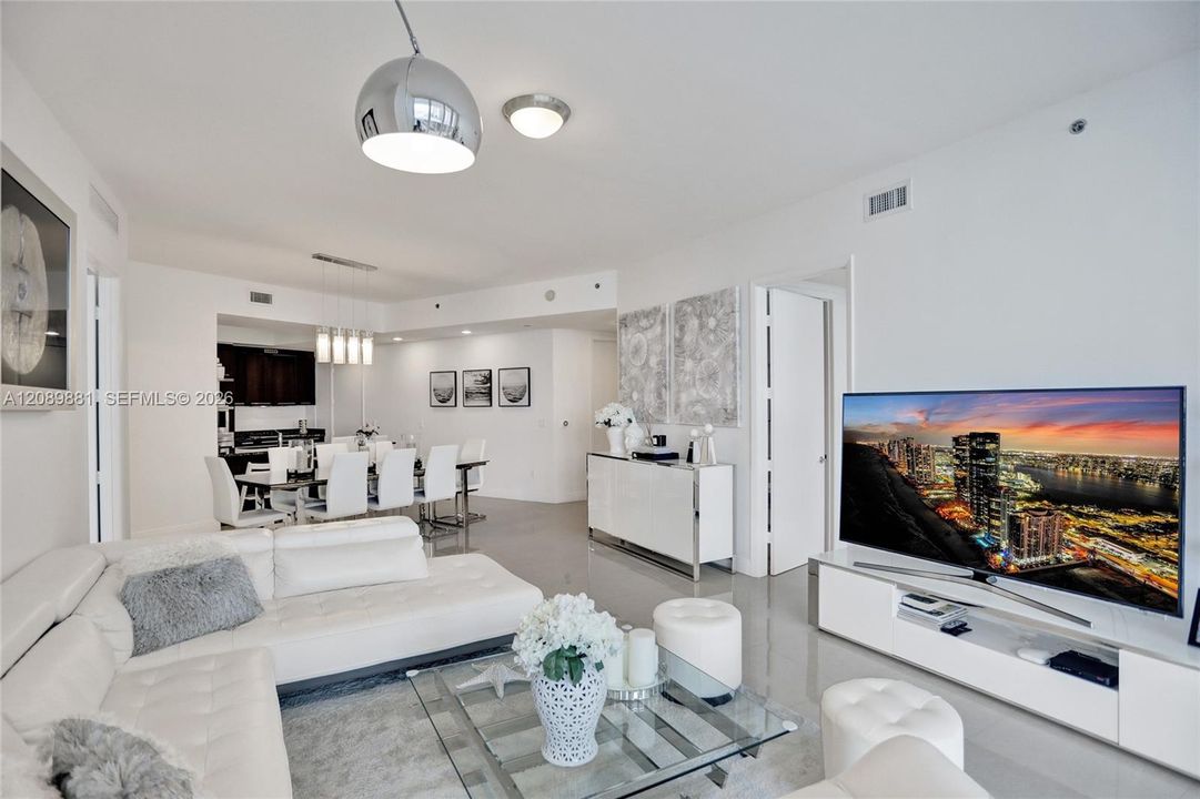 For Rent: $8,800 (3 beds, 3 baths, 1962 Square Feet)