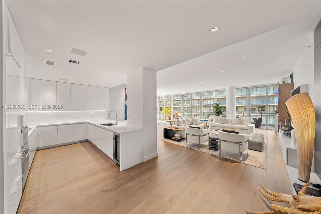 For Sale: $7,250,000 (3 beds, 3 baths, 2778 Square Feet)