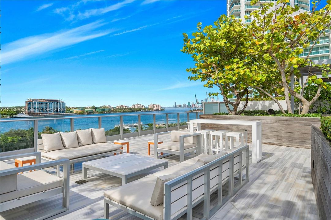 For Sale: $7,250,000 (3 beds, 3 baths, 2778 Square Feet)