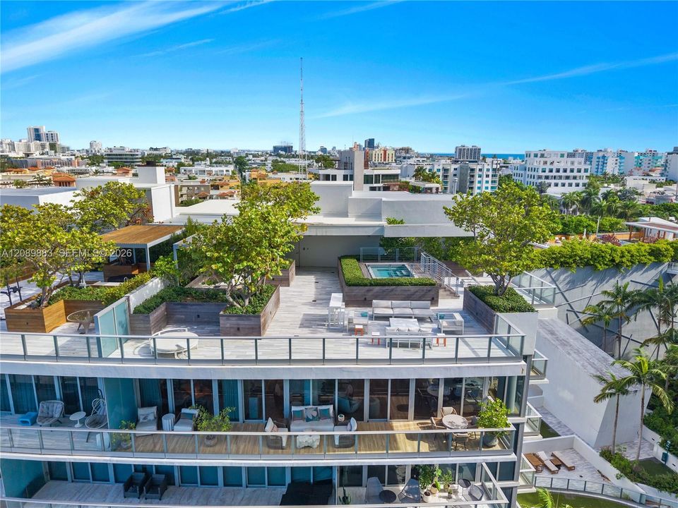 For Sale: $7,250,000 (3 beds, 3 baths, 2778 Square Feet)