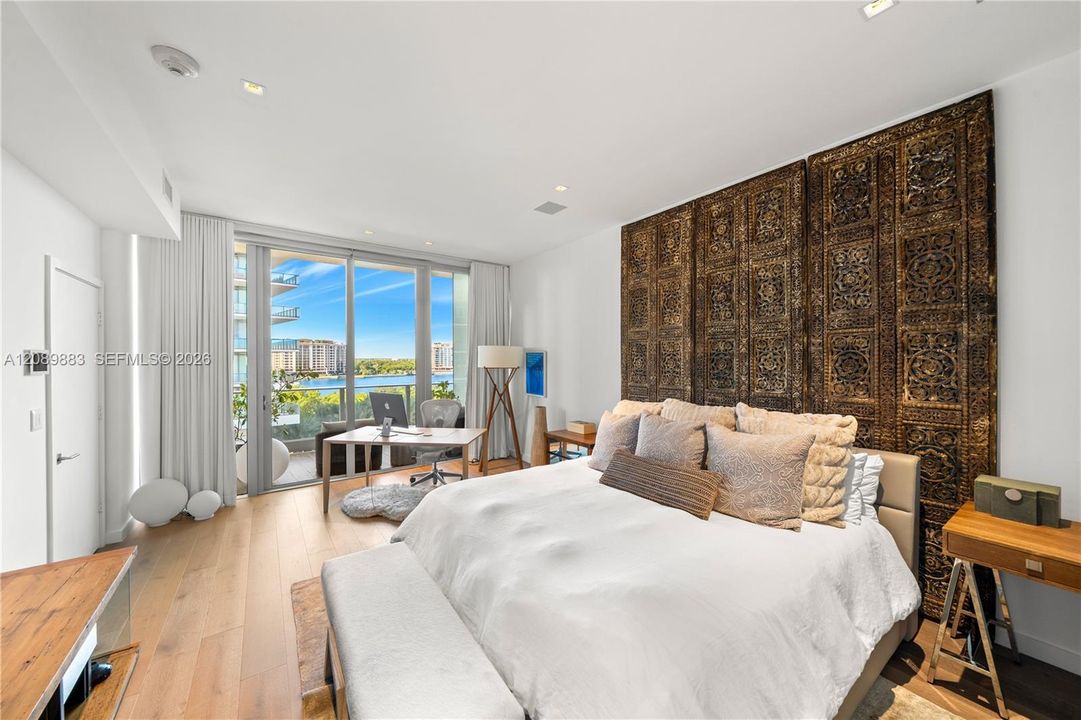 For Sale: $7,250,000 (3 beds, 3 baths, 2778 Square Feet)
