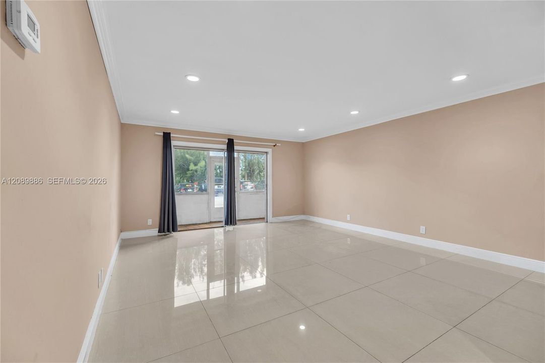 В аренду: $1,750 (2 спален, 2 ванн, 1220 Квадратных фут)