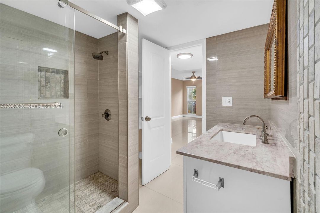В аренду: $1,750 (2 спален, 2 ванн, 1220 Квадратных фут)