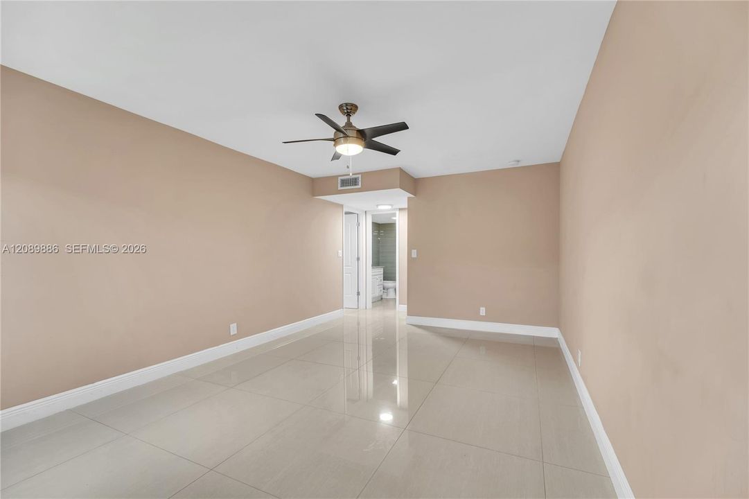 В аренду: $1,750 (2 спален, 2 ванн, 1220 Квадратных фут)