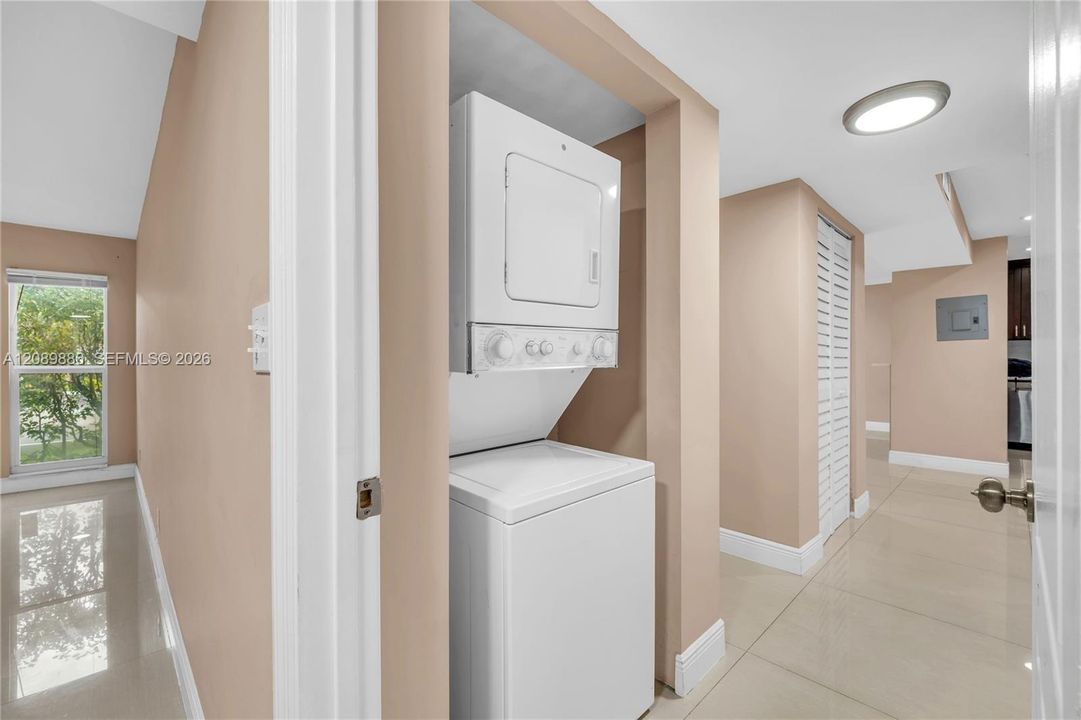 В аренду: $1,750 (2 спален, 2 ванн, 1220 Квадратных фут)