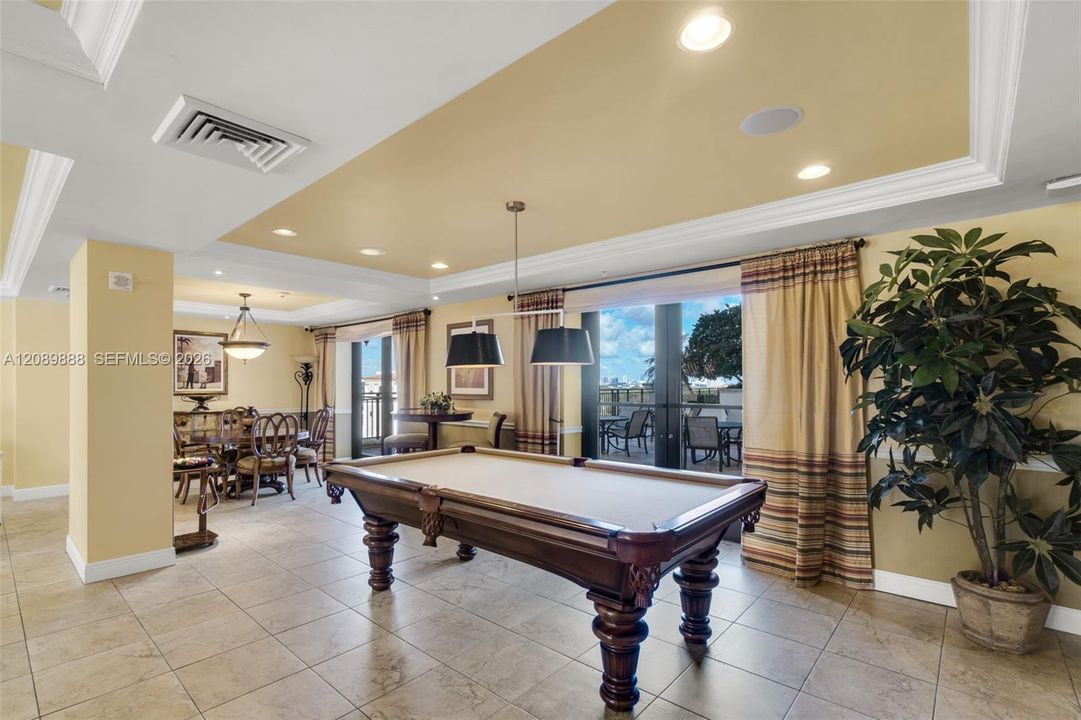 For Sale: $515,000 (2 beds, 2 baths, 1084 Square Feet)