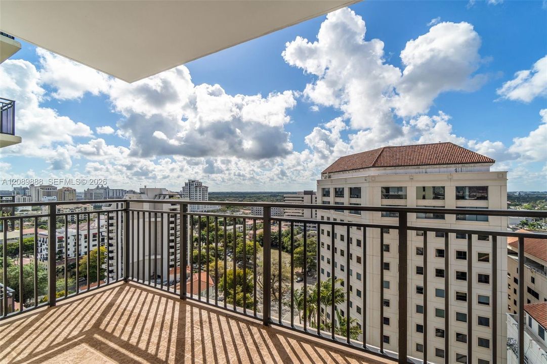For Sale: $515,000 (2 beds, 2 baths, 1084 Square Feet)