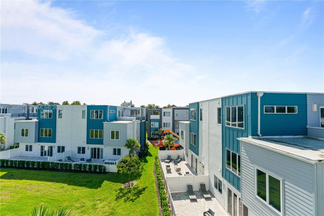 На продажу: $420,000 (5 спален, 4 ванн, 1726 Квадратных фут)