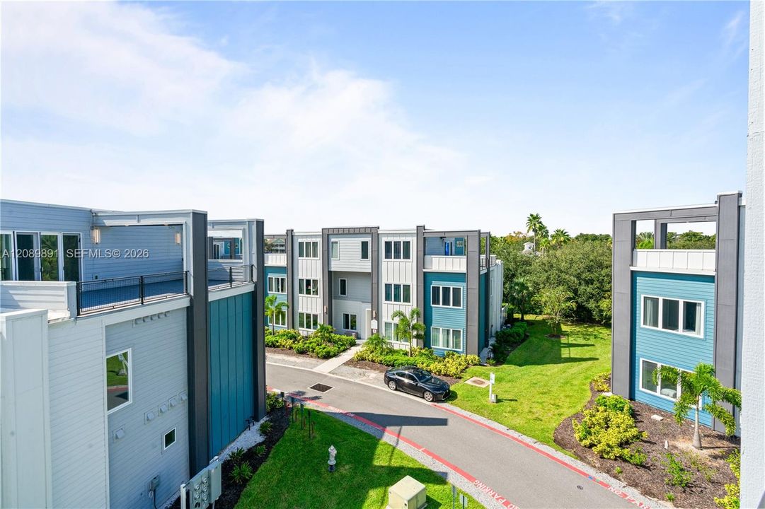 На продажу: $420,000 (5 спален, 4 ванн, 1726 Квадратных фут)